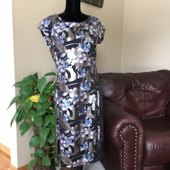 NWT ECI Beautiful New York Floral foil sheath or scuba dress size 10 shimmer